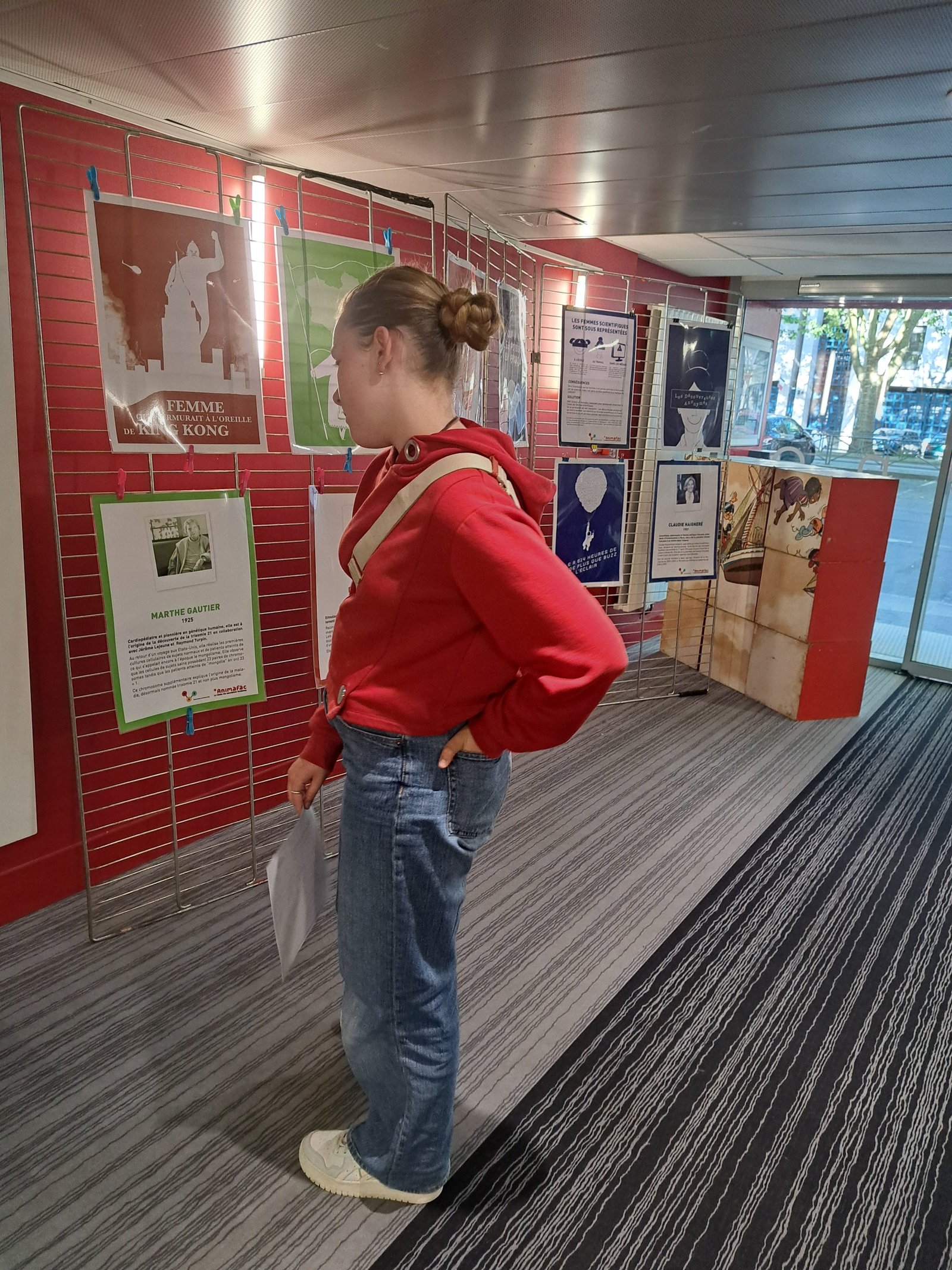 Clervie à l'exposition des découvreuses dans le domaine des sciences - Cinéma L'Avant-Scène à Laval