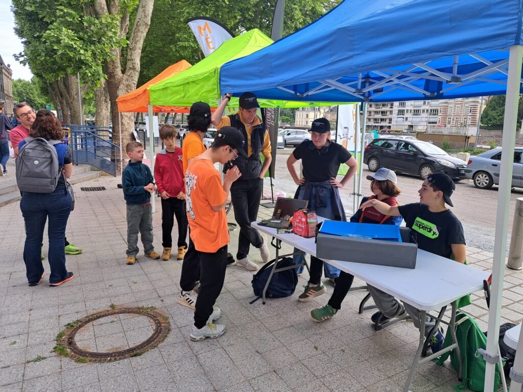 Stand PAD'Patrouille - Mégothon 2025, Laval