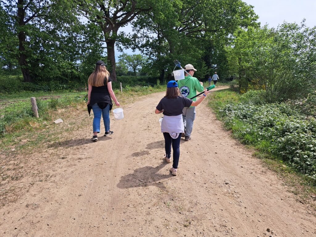 Ramassage post-festival des déchets et mégots - Les Résonances 2026.